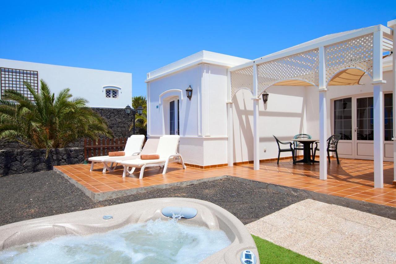 Apartamentos Livvo Coloradamar Playa Blanca  Exteriör bild