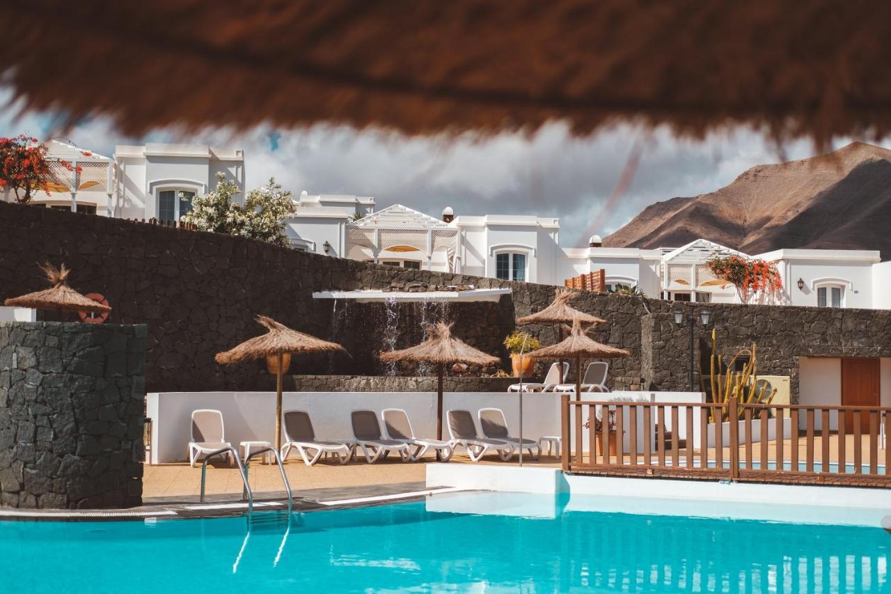 Apartamentos Livvo Coloradamar Playa Blanca  Exteriör bild