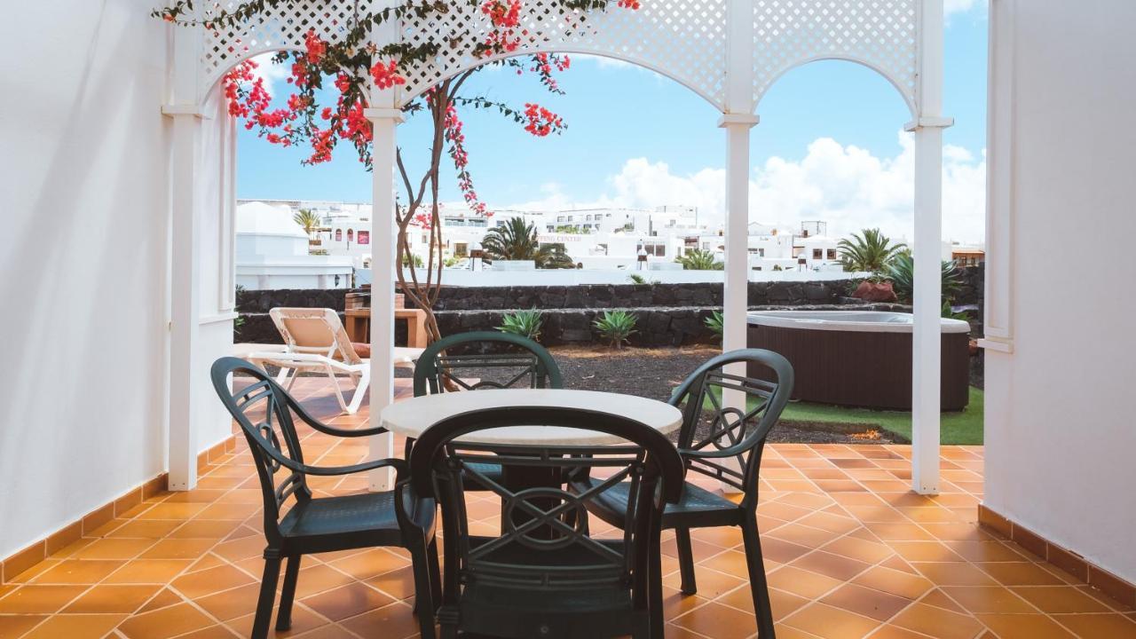 Apartamentos Livvo Coloradamar Playa Blanca  Exteriör bild