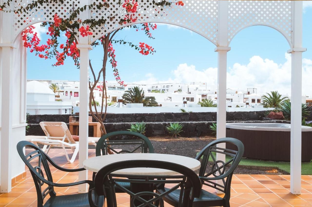Apartamentos Livvo Coloradamar Playa Blanca  Exteriör bild