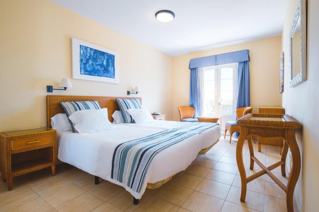 Apartamentos Livvo Coloradamar Playa Blanca  Exteriör bild