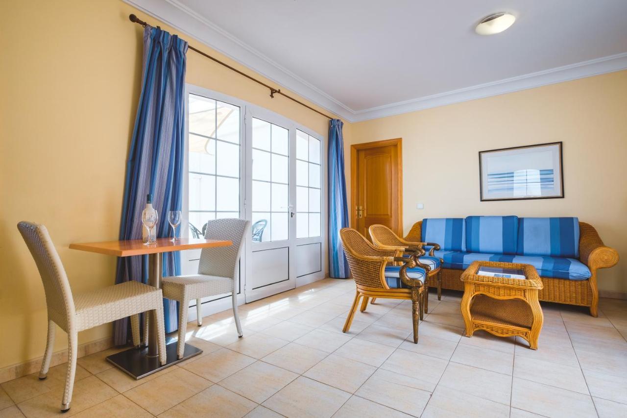 Apartamentos Livvo Coloradamar Playa Blanca  Exteriör bild