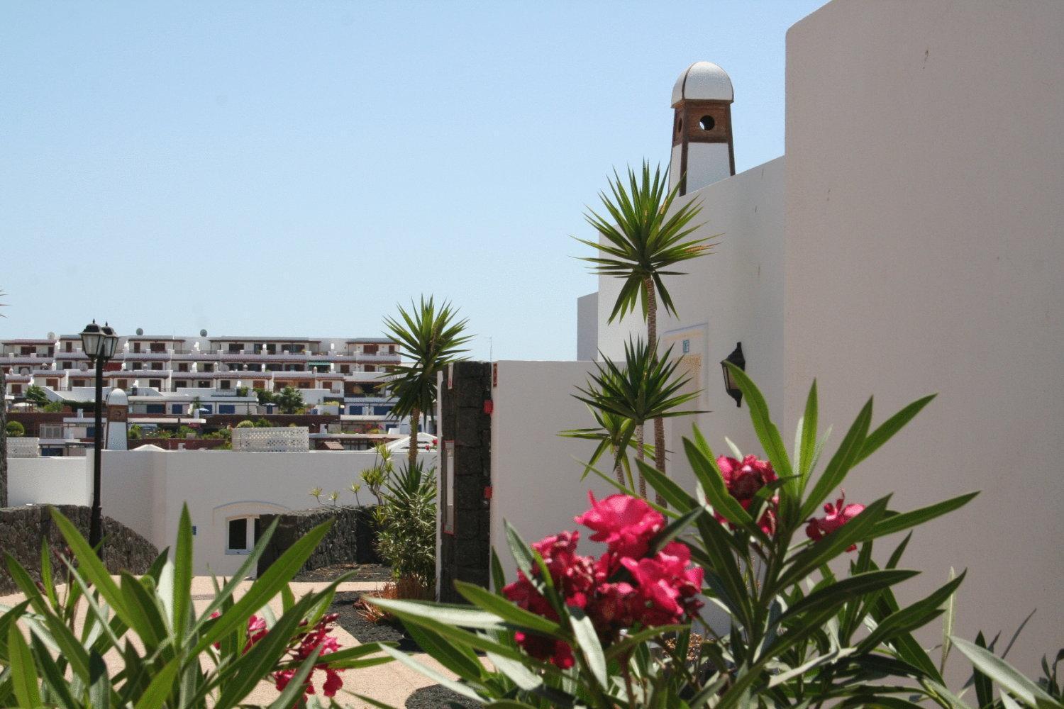Apartamentos Livvo Coloradamar Playa Blanca  Exteriör bild