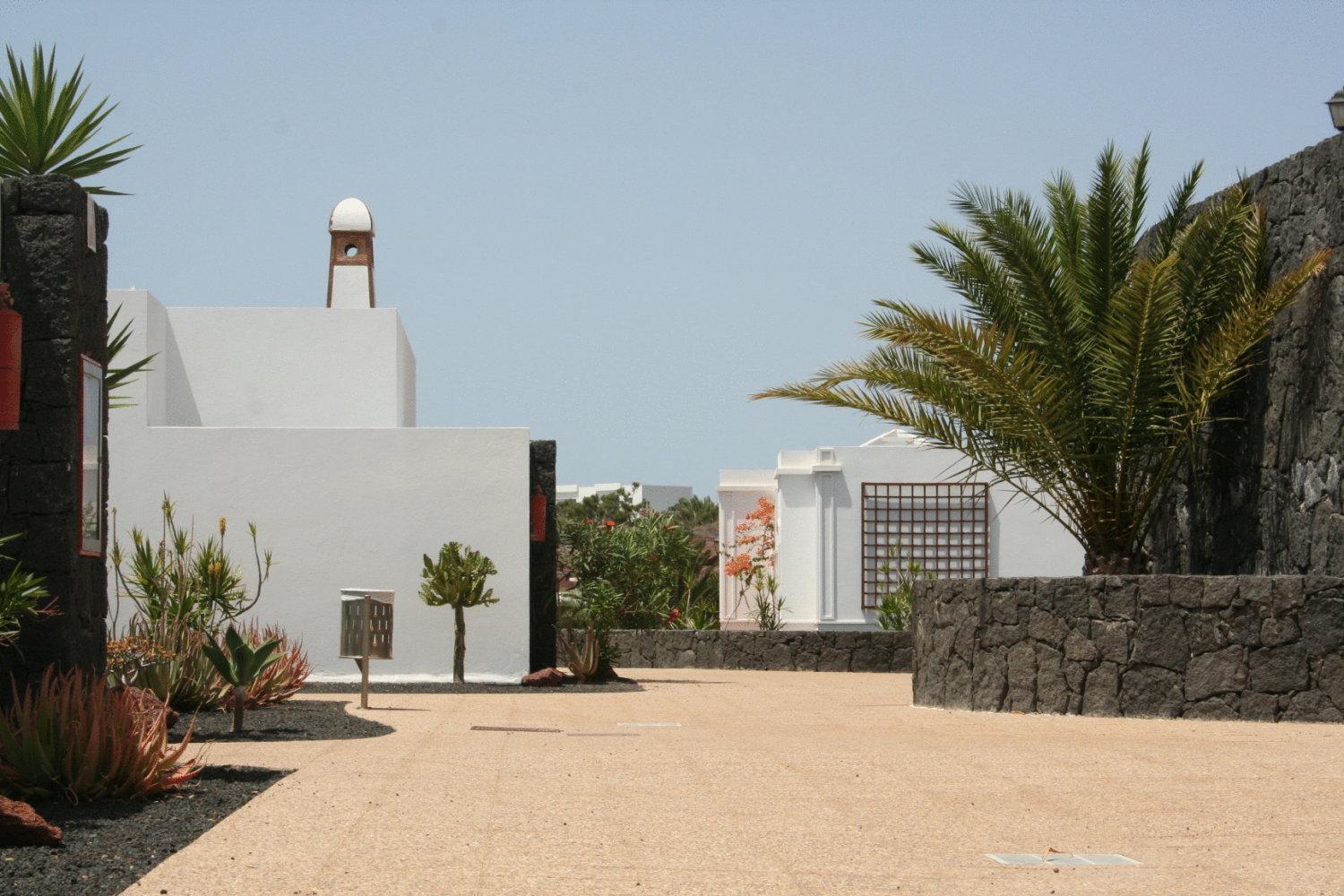 Apartamentos Livvo Coloradamar Playa Blanca  Exteriör bild