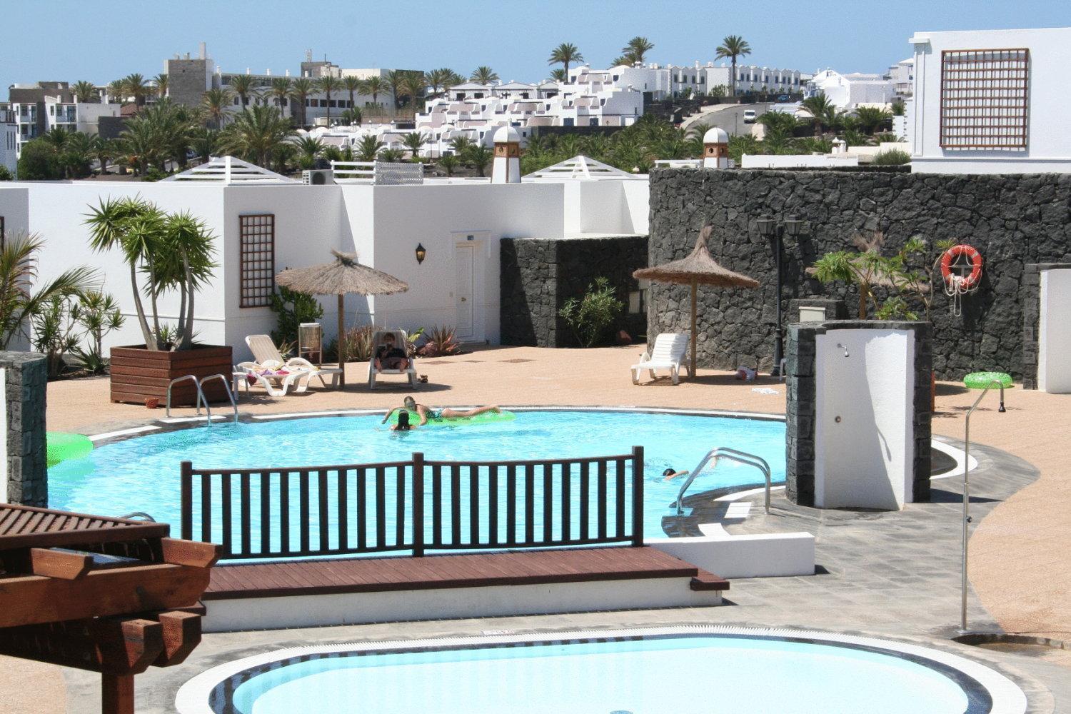 Apartamentos Livvo Coloradamar Playa Blanca  Exteriör bild