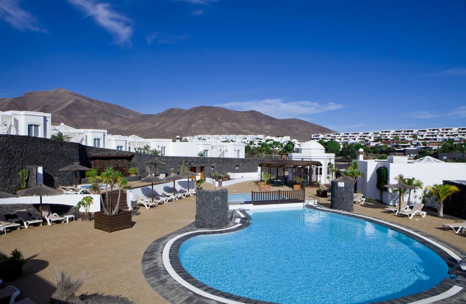 Apartamentos Livvo Coloradamar Playa Blanca  Exteriör bild