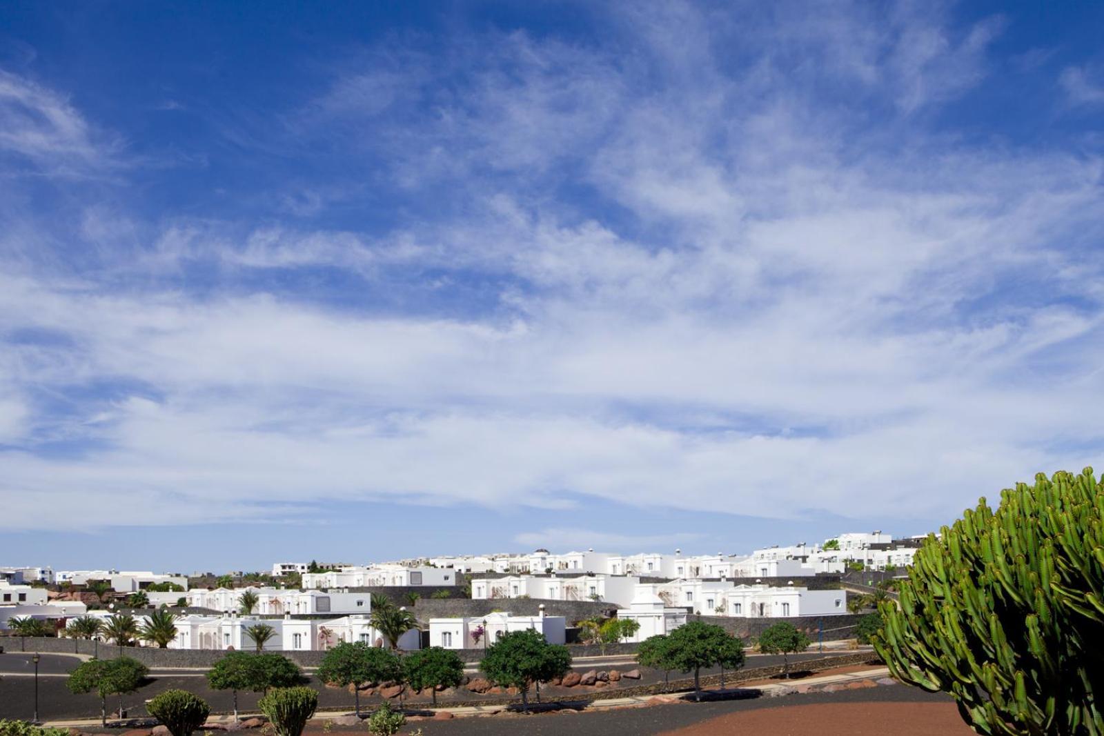 Apartamentos Livvo Coloradamar Playa Blanca  Exteriör bild