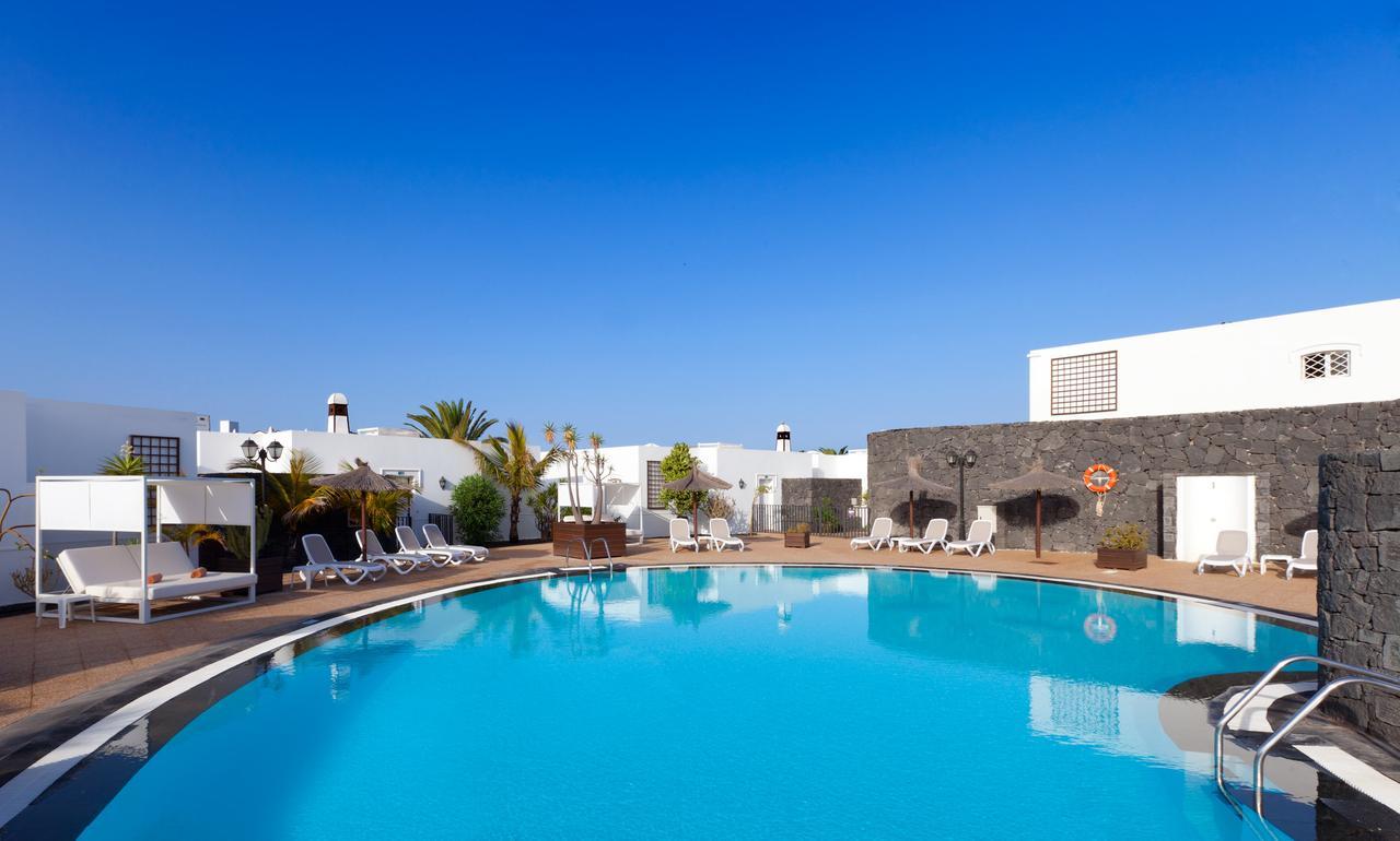 Apartamentos Livvo Coloradamar Playa Blanca  Exteriör bild